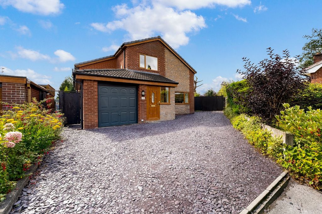 Property photo 1 of 75 4467792