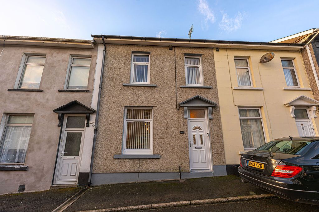 Property photo 1 of 27