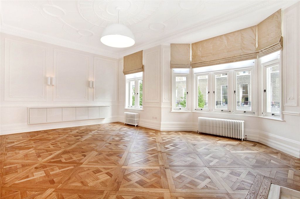Property photo 1 of 18 Reception Room