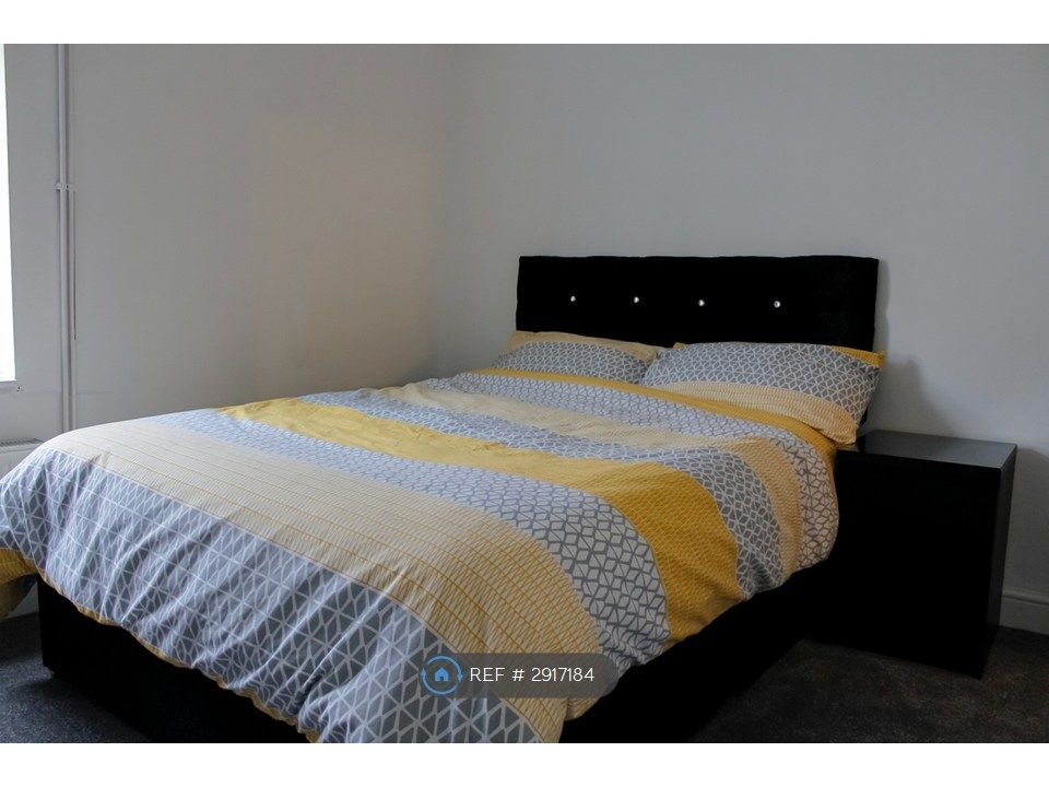 Property photo 2 of 9 Master Bedroom 1