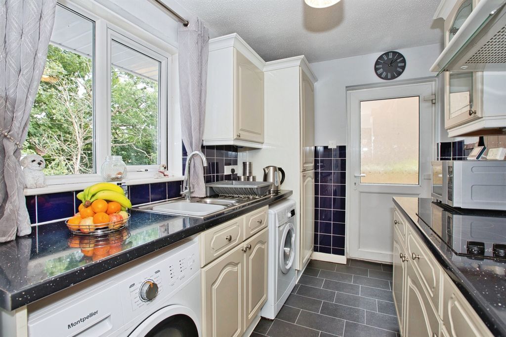 Property photo 3 of 17