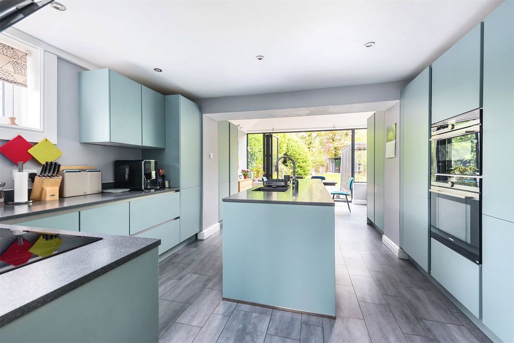 Property photo 3 of 21 Picture No. 12