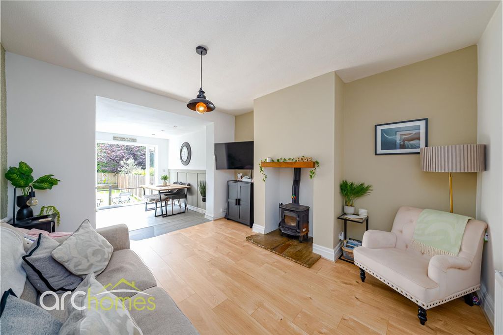 Property photo 3 of 34 Bolton Road-23.Jpg