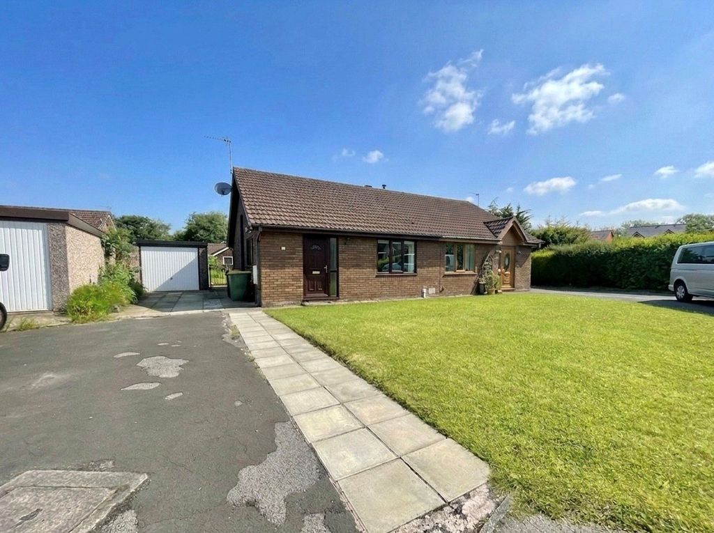 Property photo 1 of 11 Front