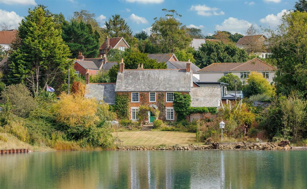 Property photo 1 of 37 Bridge House