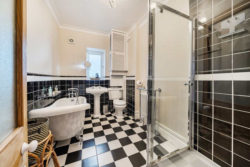 Property photo 3 of 21 1418384-5-699F1A1...