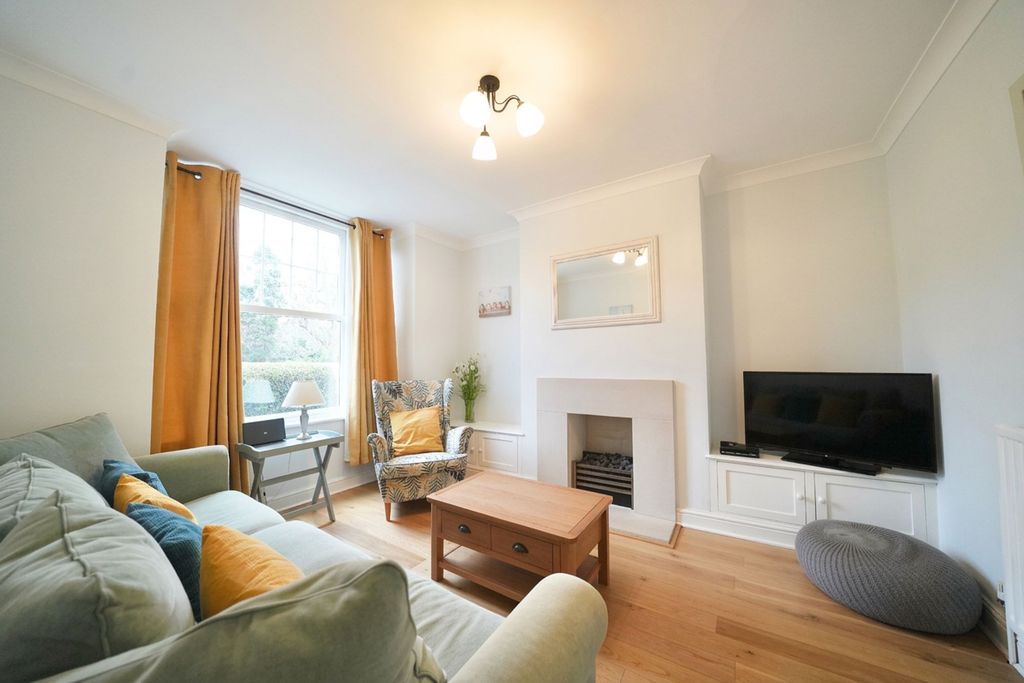 Property photo 2 of 26