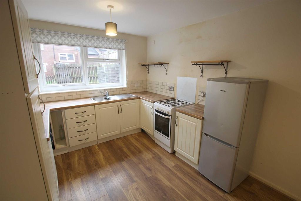 Property photo 3 of 12