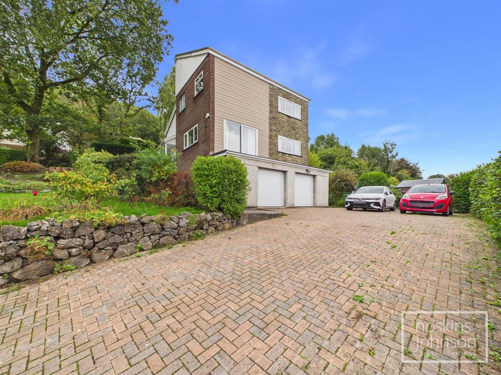 Property photo 2 of 35