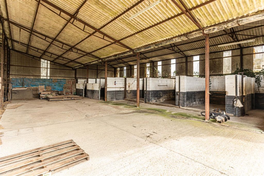 Property photo 3 of 18 Barn Ripe-12.Jpg