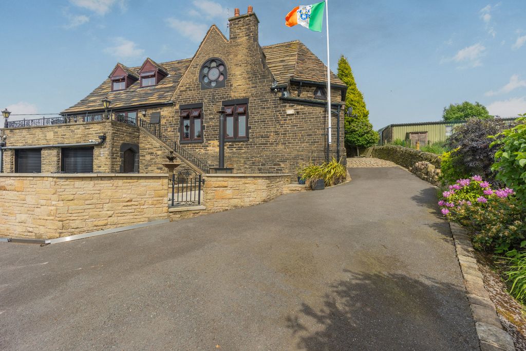 Property photo 2 of 18