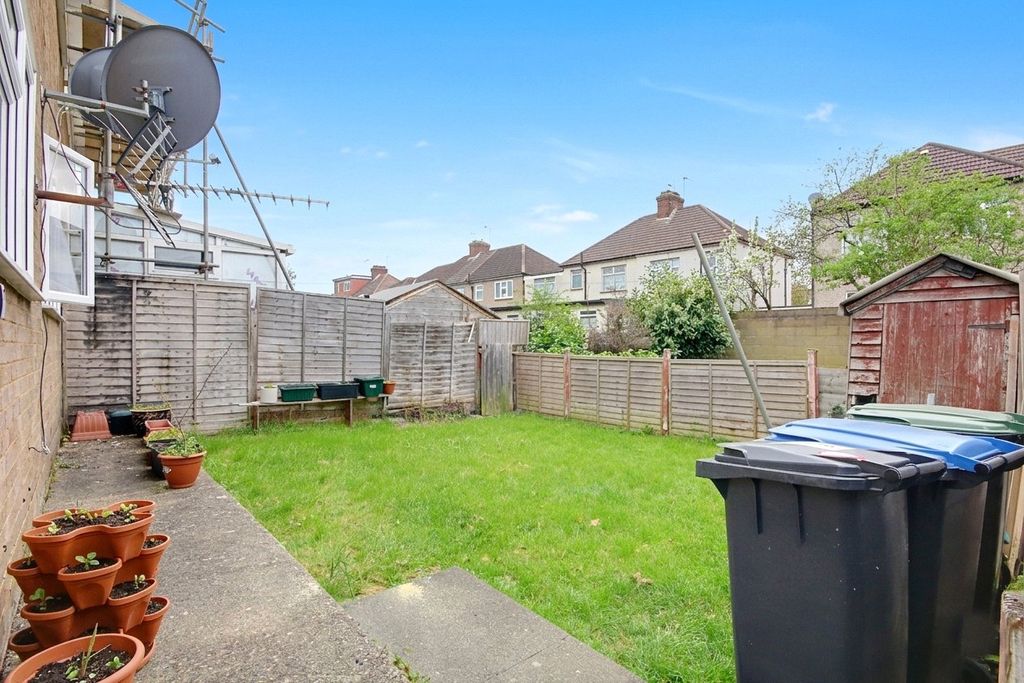 Property photo 2 of 11 Picture No. 13