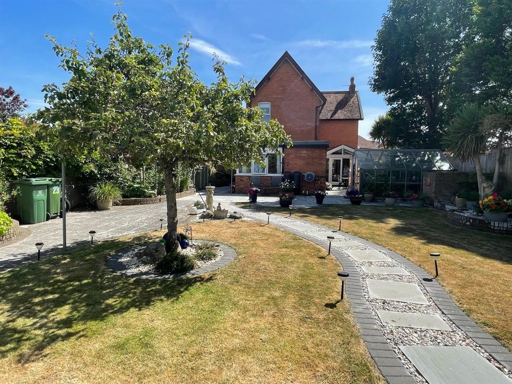 Property photo 3 of 65