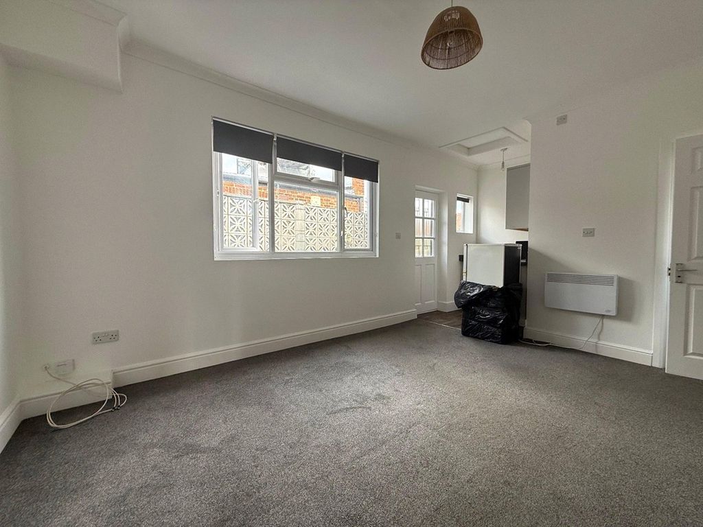 Property photo 1 of 4 Picture No. 04