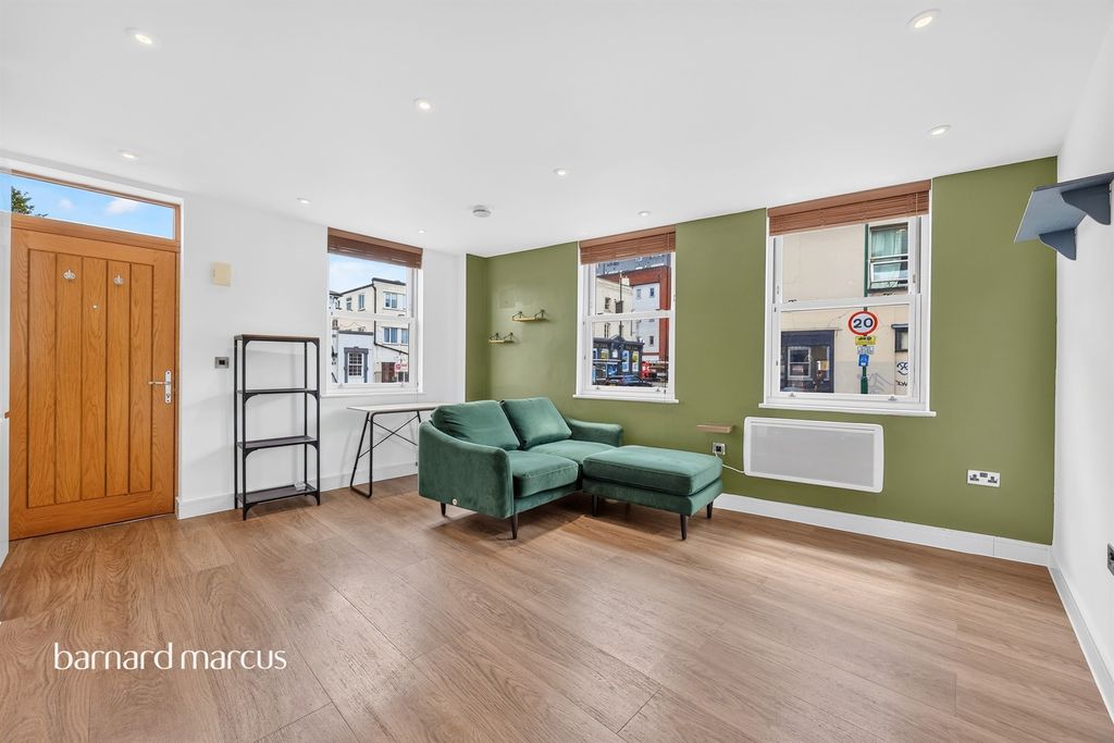 Property photo 2 of 7