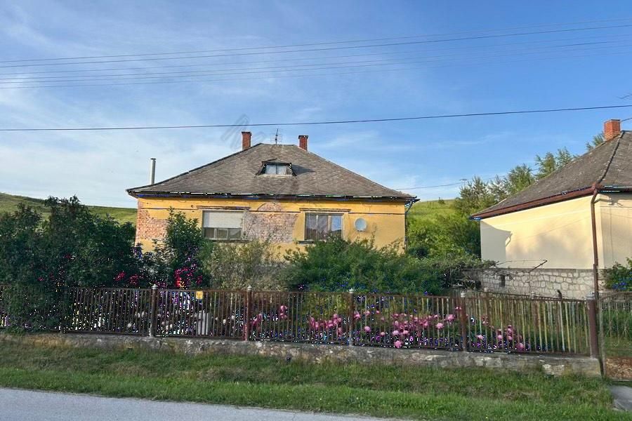 Property photo 1 of 6