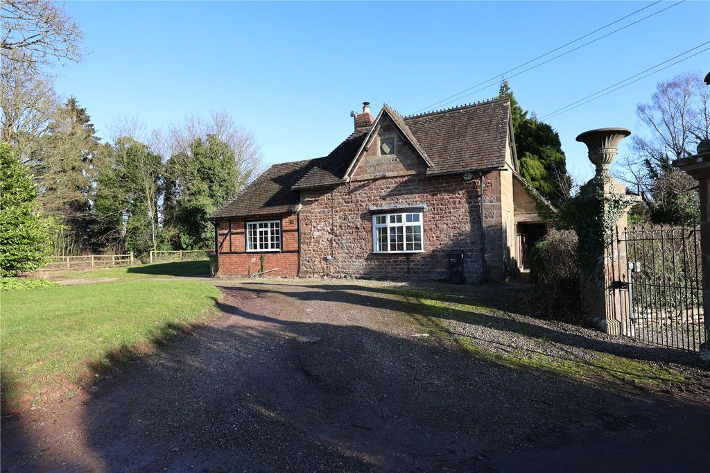 Property photo 2 of 8 Picture No. 13