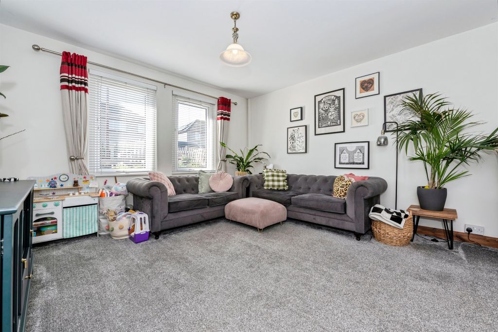 Property photo 3 of 18