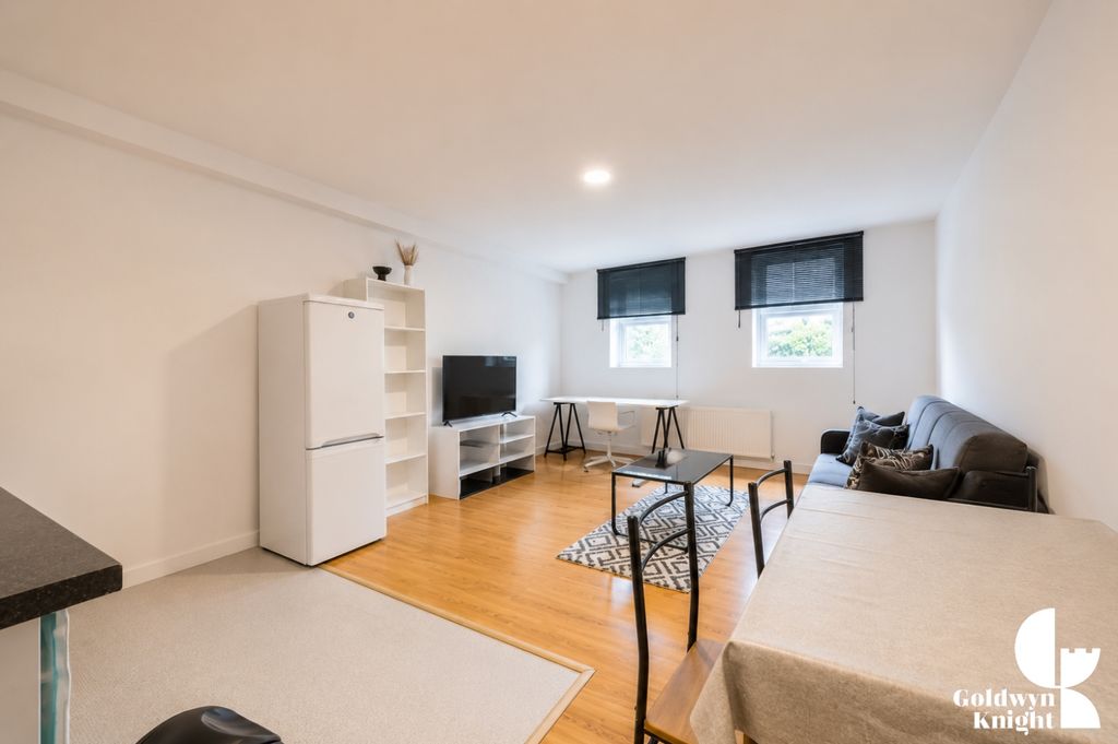 Property photo 2 of 6 D999C447-0751-4D67-Bb02-639Acaa987BA