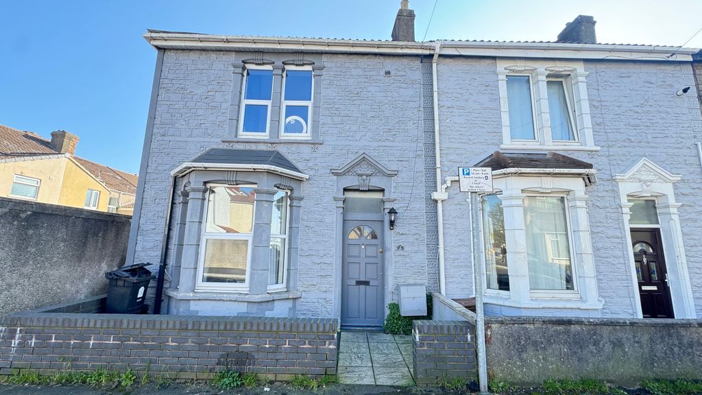 Property photo 1 of 11