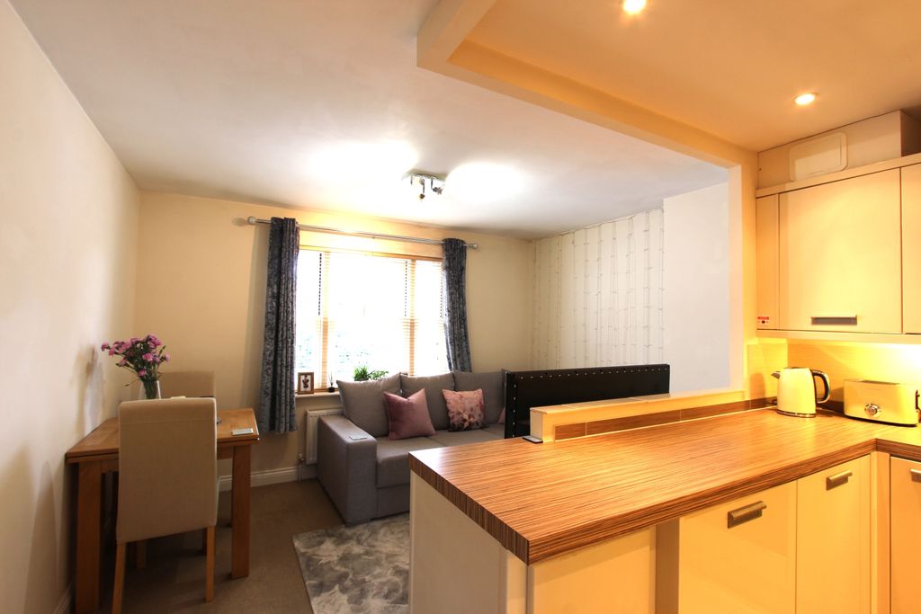 Property photo 2 of 9 Img_8740