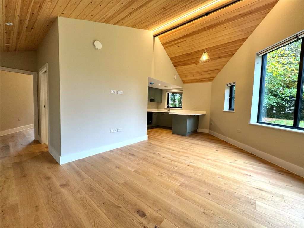 Property photo 2 of 15 Picture No. 18