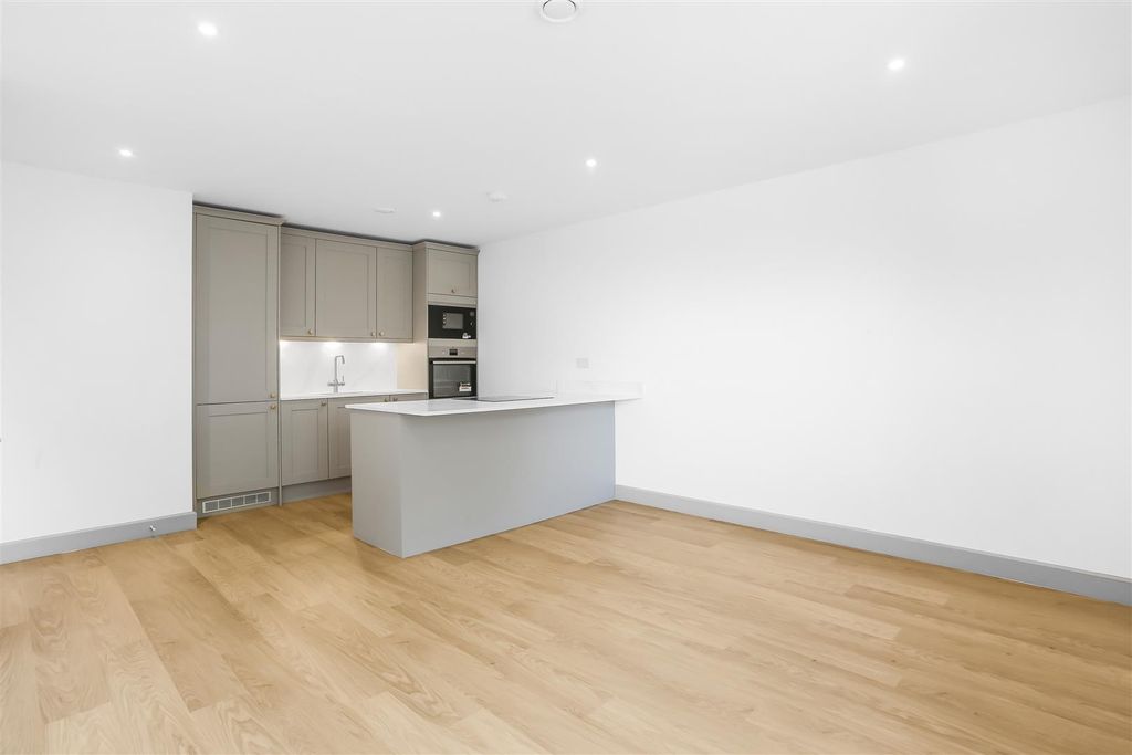 Property photo 2 of 12 1685129273 - F3 -6.Jpg