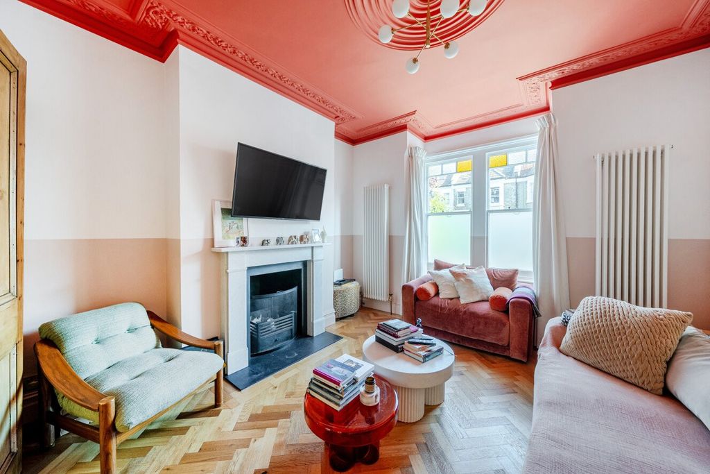 Property photo 3 of 28 Picture No. 15