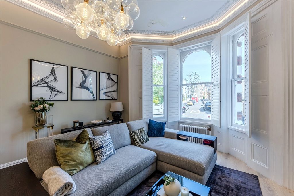 Property photo 3 of 16 Reception Room