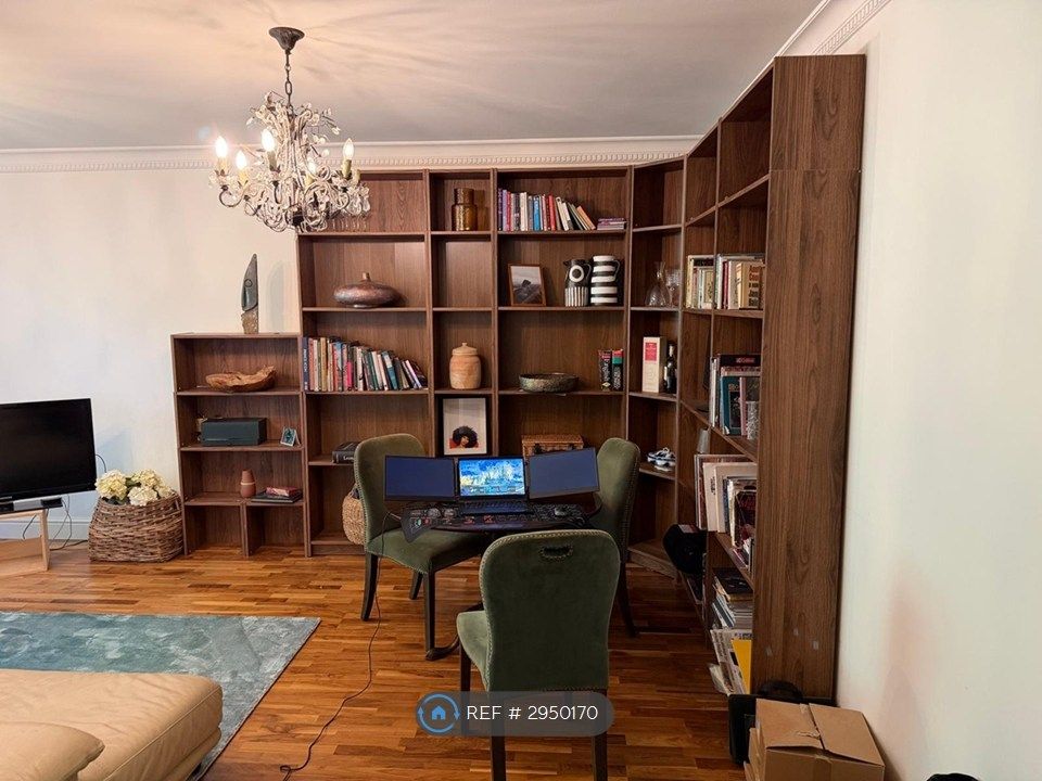 Property photo 3 of 11 Living Room