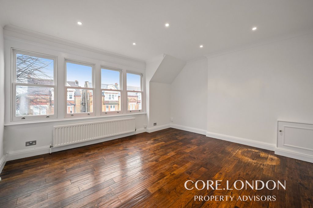 Property photo 3 of 9