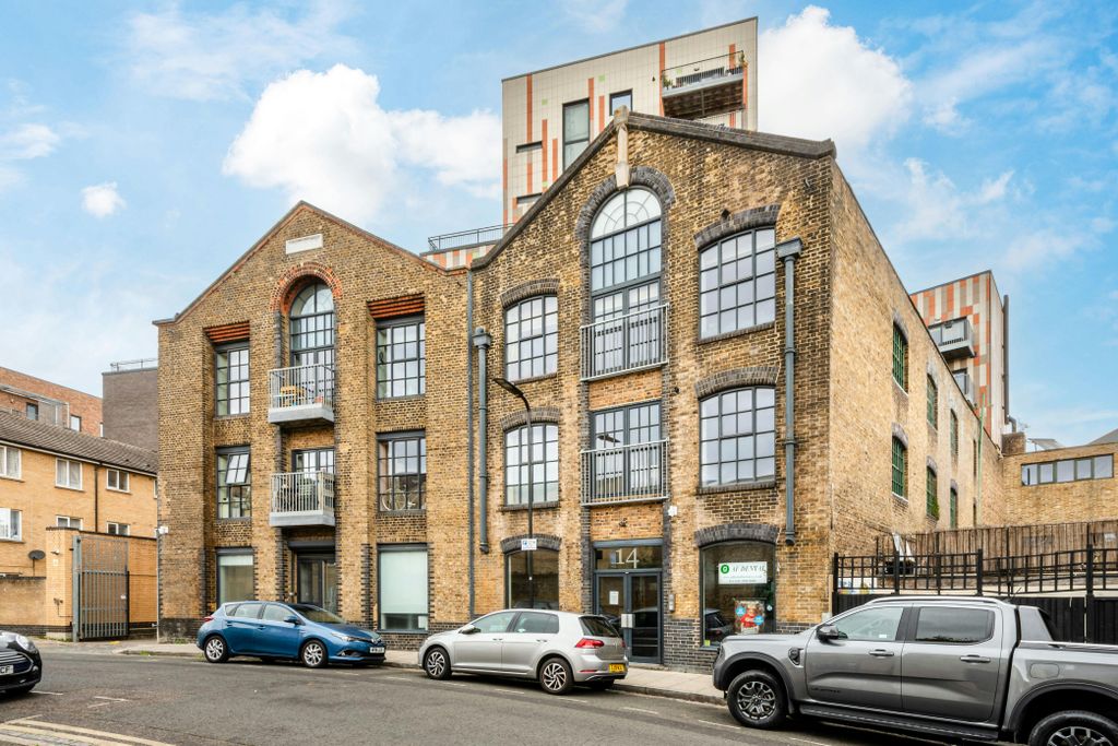 Property photo 1 of 11 Collent St 14 - Low Res 11.Jpg