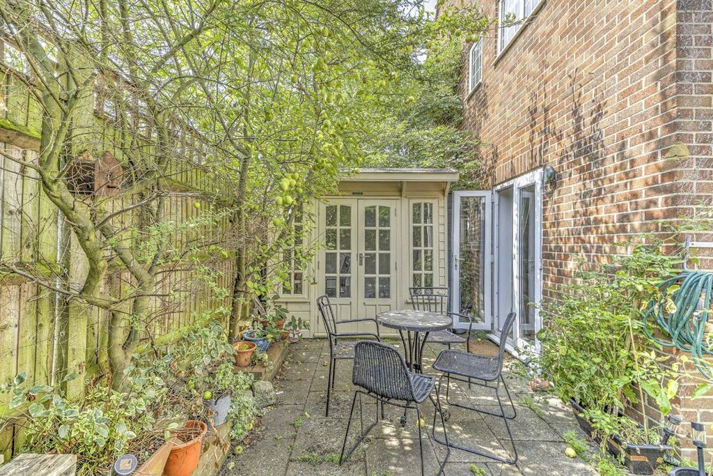 Property photo 3 of 9