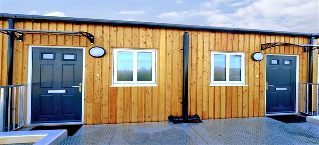 Property photo 2 of 8 Photo 2