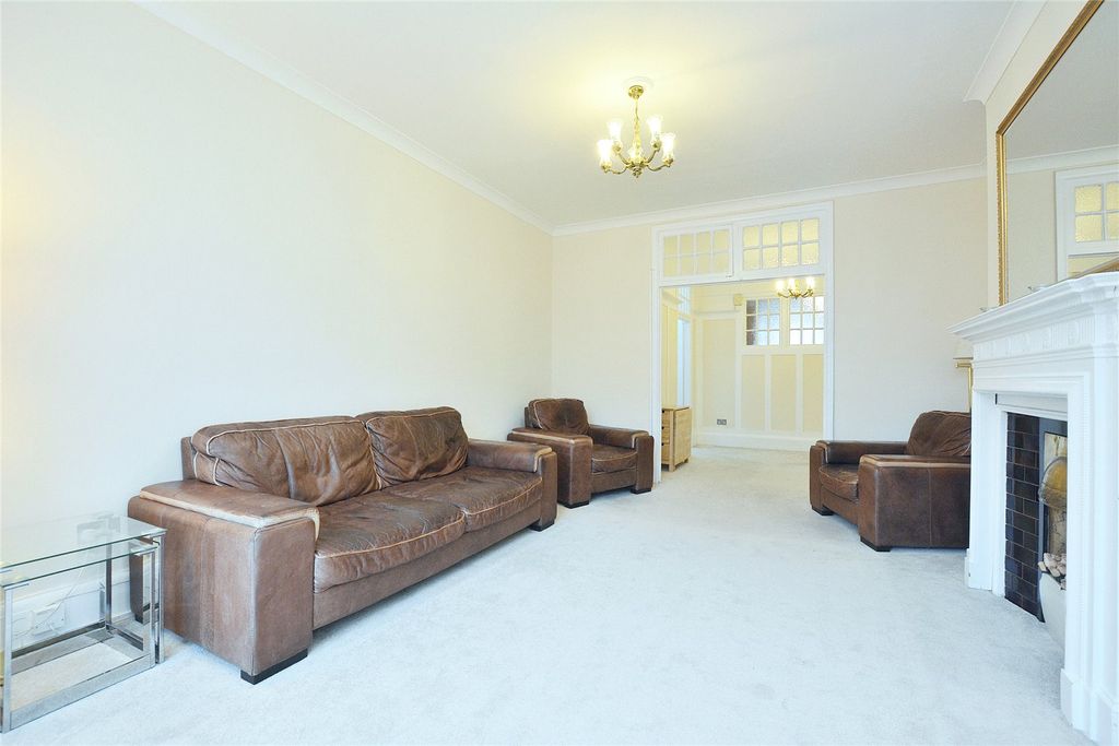 Property photo 3 of 12 Reception