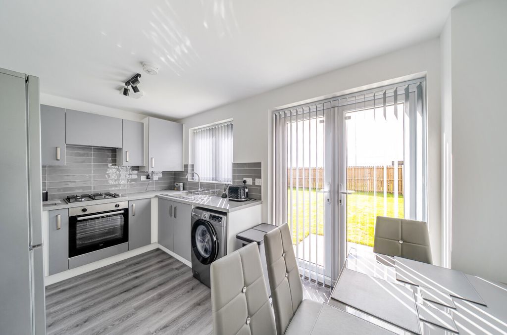 Property photo 3 of 20 1458280-8-6A27d1F...