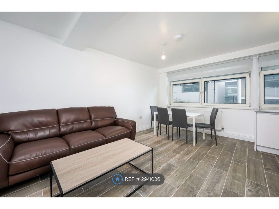 Property photo 2 of 11 Lounge