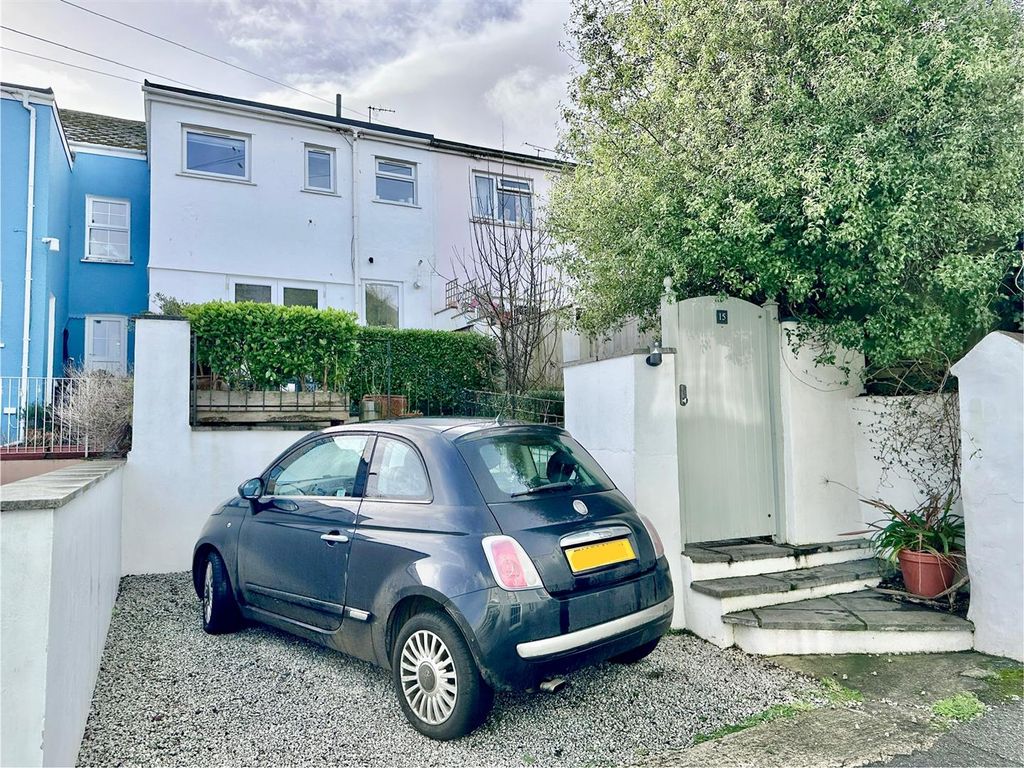 Property photo 2 of 16