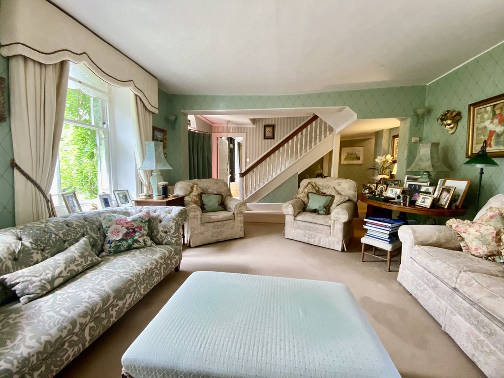 Property photo 3 of 36