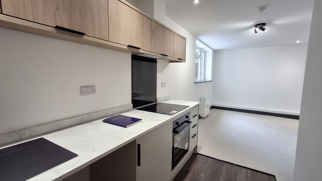 Property photo 2 of 8 Kitchen