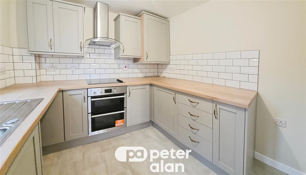 Property photo 2 of 11 Balcony