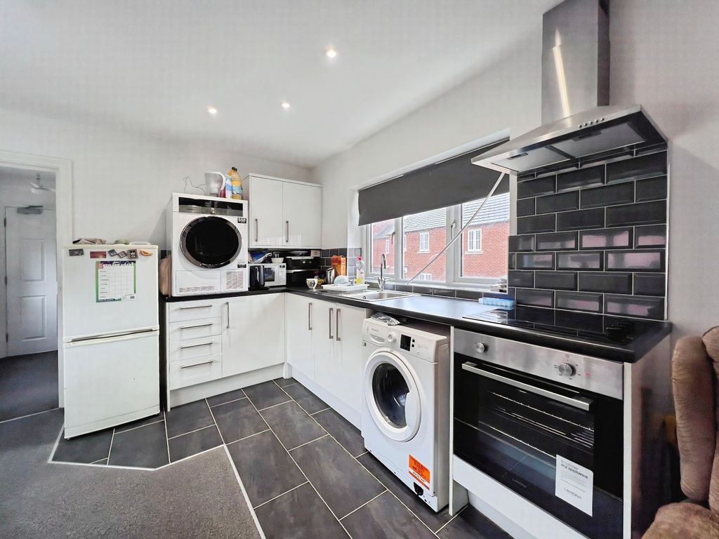 Property photo 2 of 9