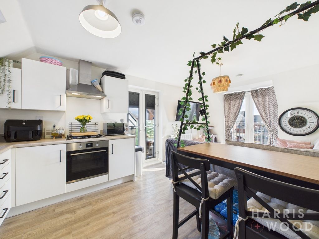 Property photo 2 of 17 4805063