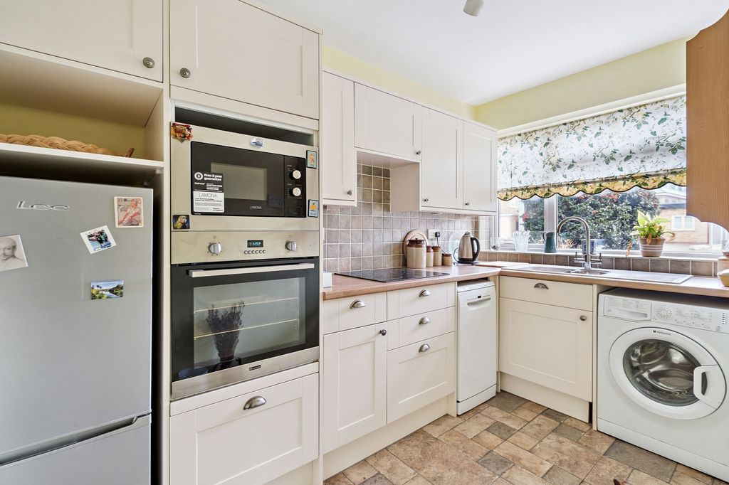 Property photo 3 of 14