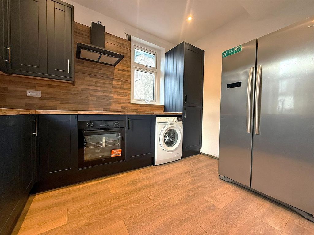 Property photo 2 of 8 9.Jpeg