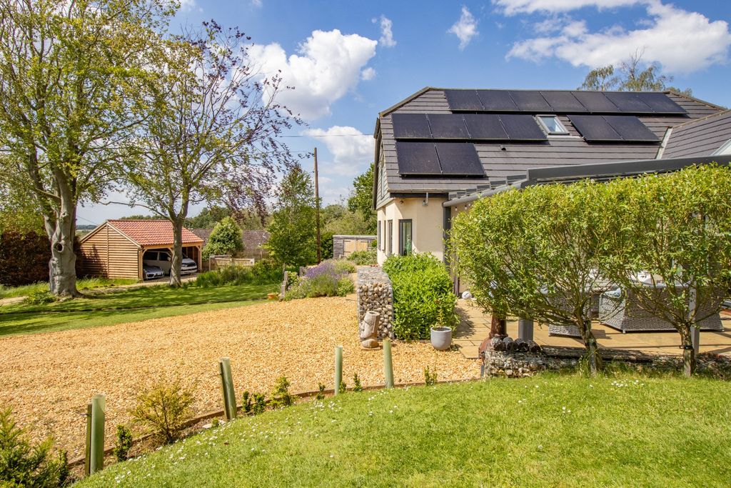 Property photo 3 of 33 3043037