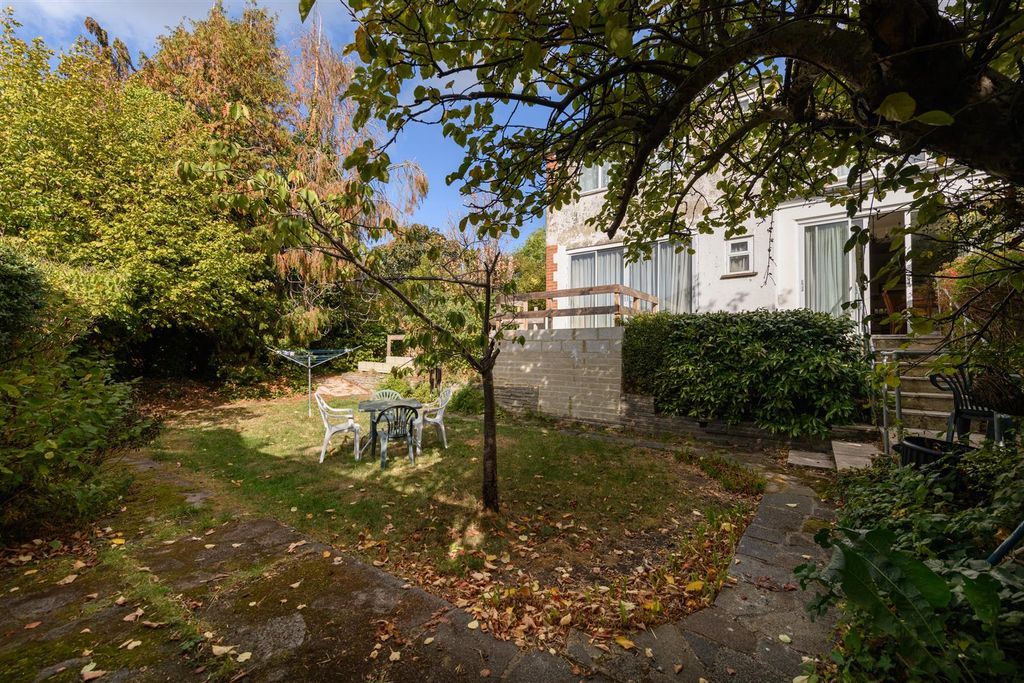 Property photo 2 of 20 Whitehouse 14.Jpg
