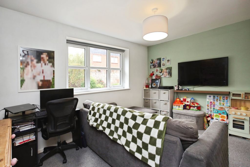 Property photo 2 of 12 Pbox-Img.Jpg
