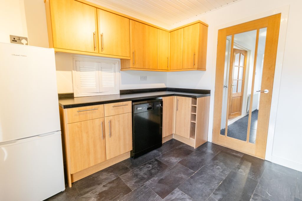 Property photo 3 of 24 Kitchen