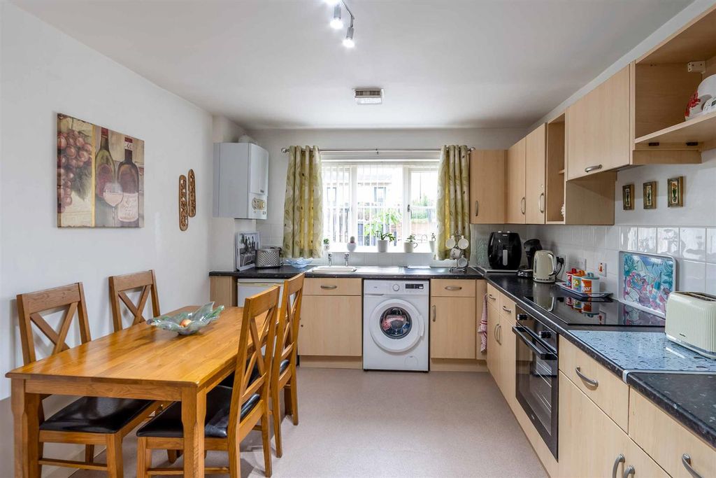 Property photo 2 of 13 Kitchen Diner
